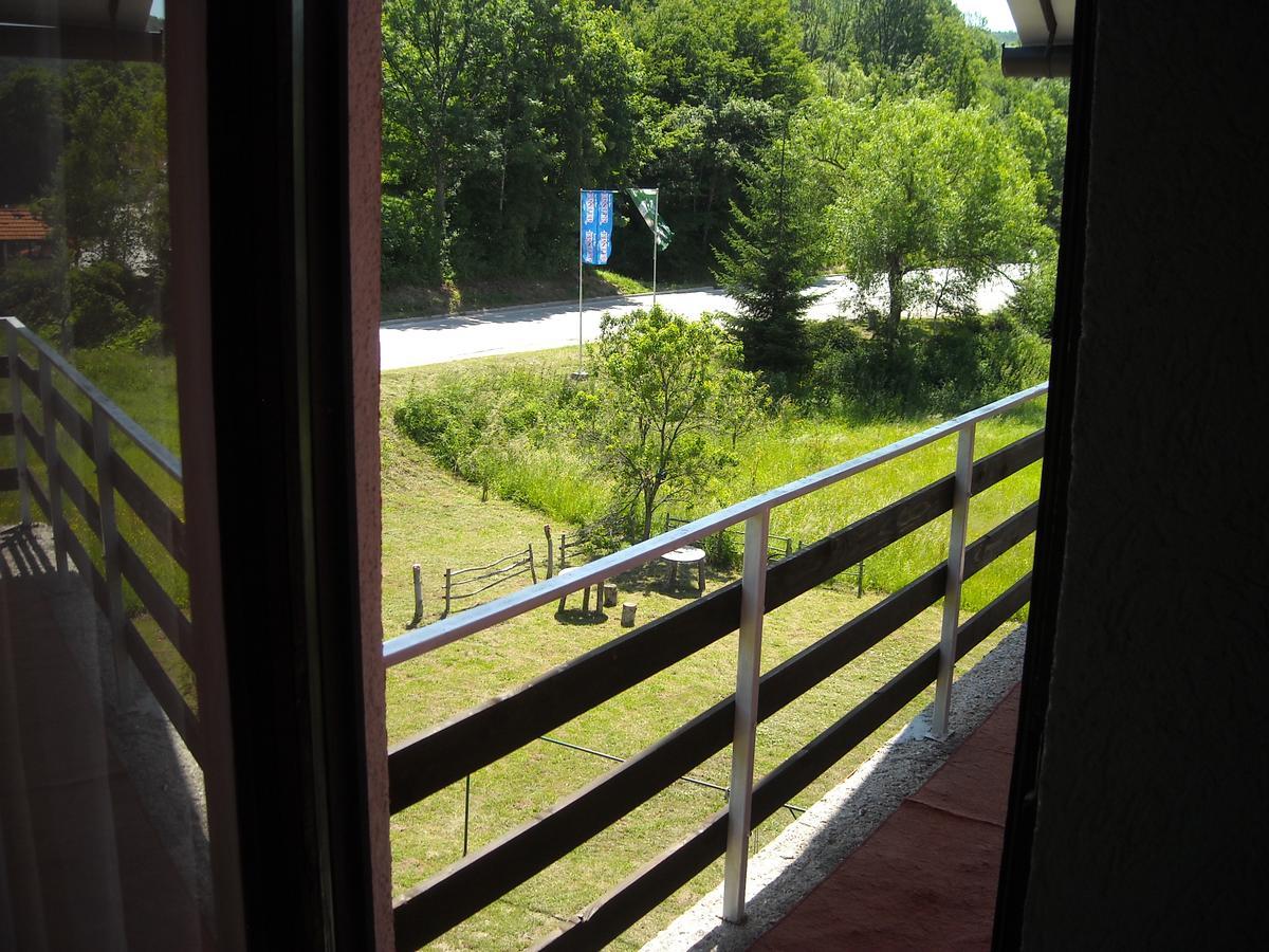 Motel Sretno Good Luck Trnovo Kültér fotó